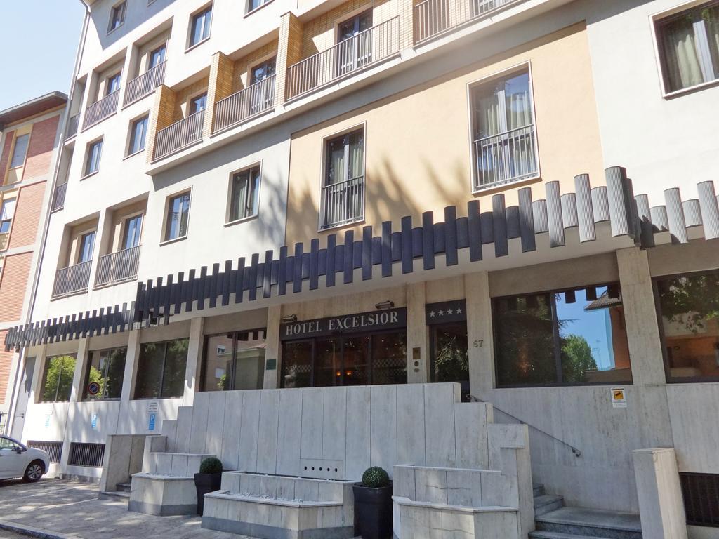 Hotel Excelsior Magenta Esterno foto