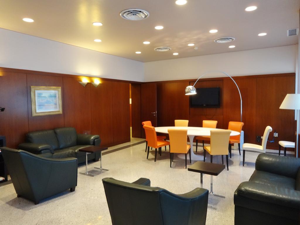 Hotel Excelsior Magenta Esterno foto
