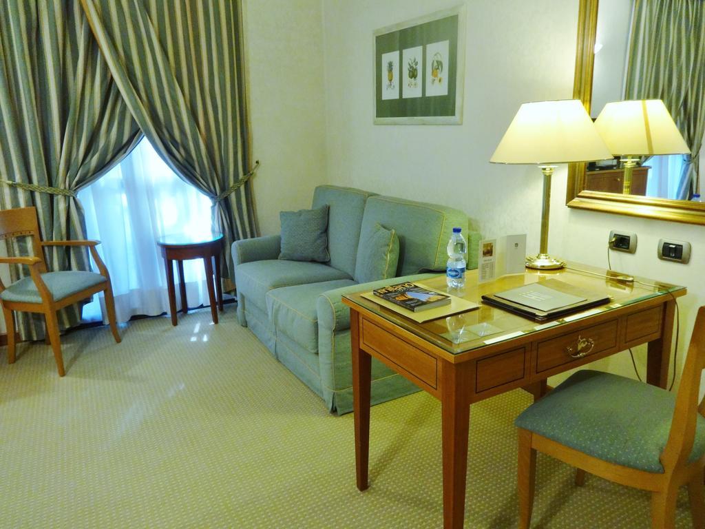 Hotel Excelsior Magenta Esterno foto